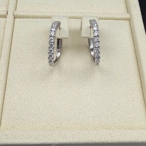 1.00 ctw Moissanite Square Hoop Earrings Set in Sterling Silver 💎💎